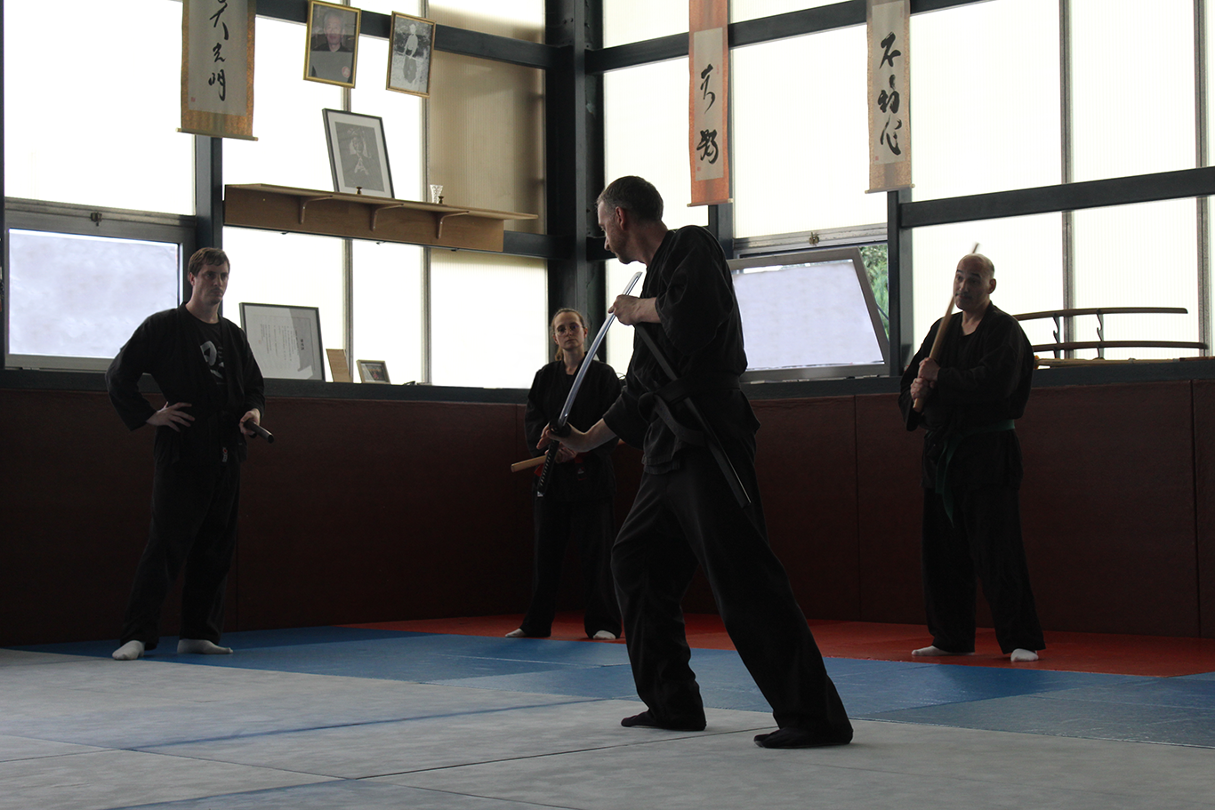 Entraînement de ninjutsu traditionnel au dojo de la Maison du Japon à Elbeuf