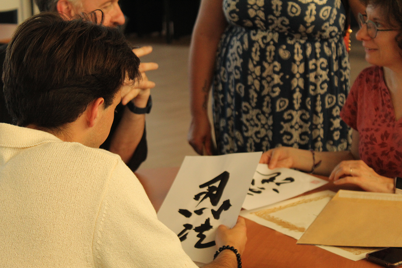 Cours de calligraphie japonaise à la Maison du Japon