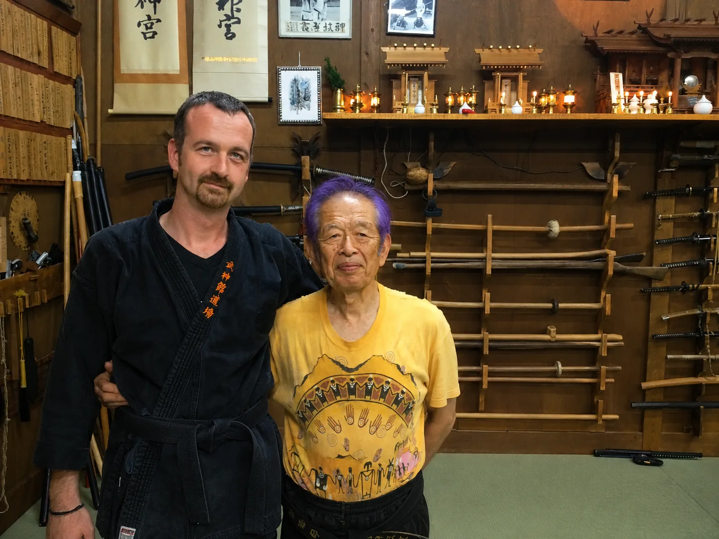 Fabrice Lhermitte à l’entraînement aux côtés de Hatsumi Sensei, au dojo au Japon